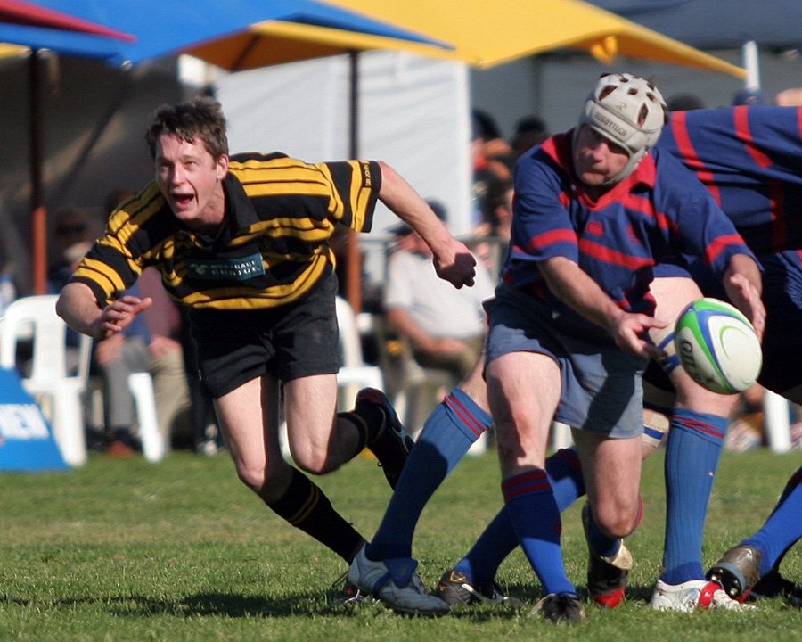 Ben Suttell passes